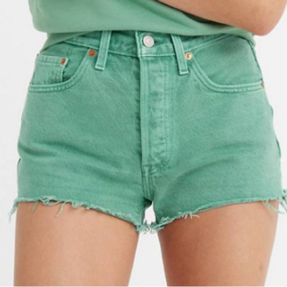 💚NWT Levi's® 501® High Waist Cutoff Denim Shorts in Dusty Beryl Green🍈